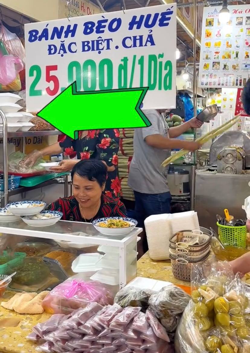 3 quán ngon khu chợ Bến Thành nức tiếng gần xa: Tiệm bánh bèo bán hơn 1.000 đĩa/ngày, hàng bún riêu “sang chảnh” nhiều nghệ sĩ nghe danh ghé ăn - ảnh 1