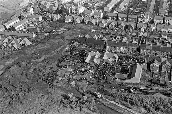 Thảm họa Aberfan qua hình ảnh: Câu chuyện có thật về thảm kịch chấn động xứ Wales năm 1966 - ảnh 4