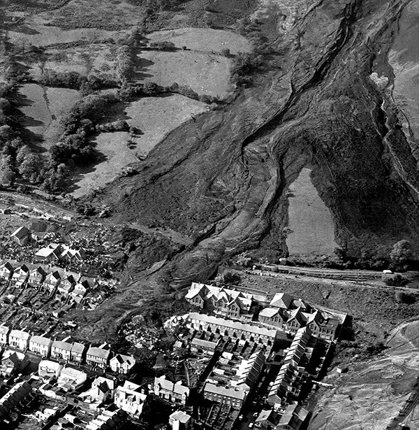 Thảm họa Aberfan qua hình ảnh: Câu chuyện có thật về thảm kịch chấn động xứ Wales năm 1966 - ảnh 5