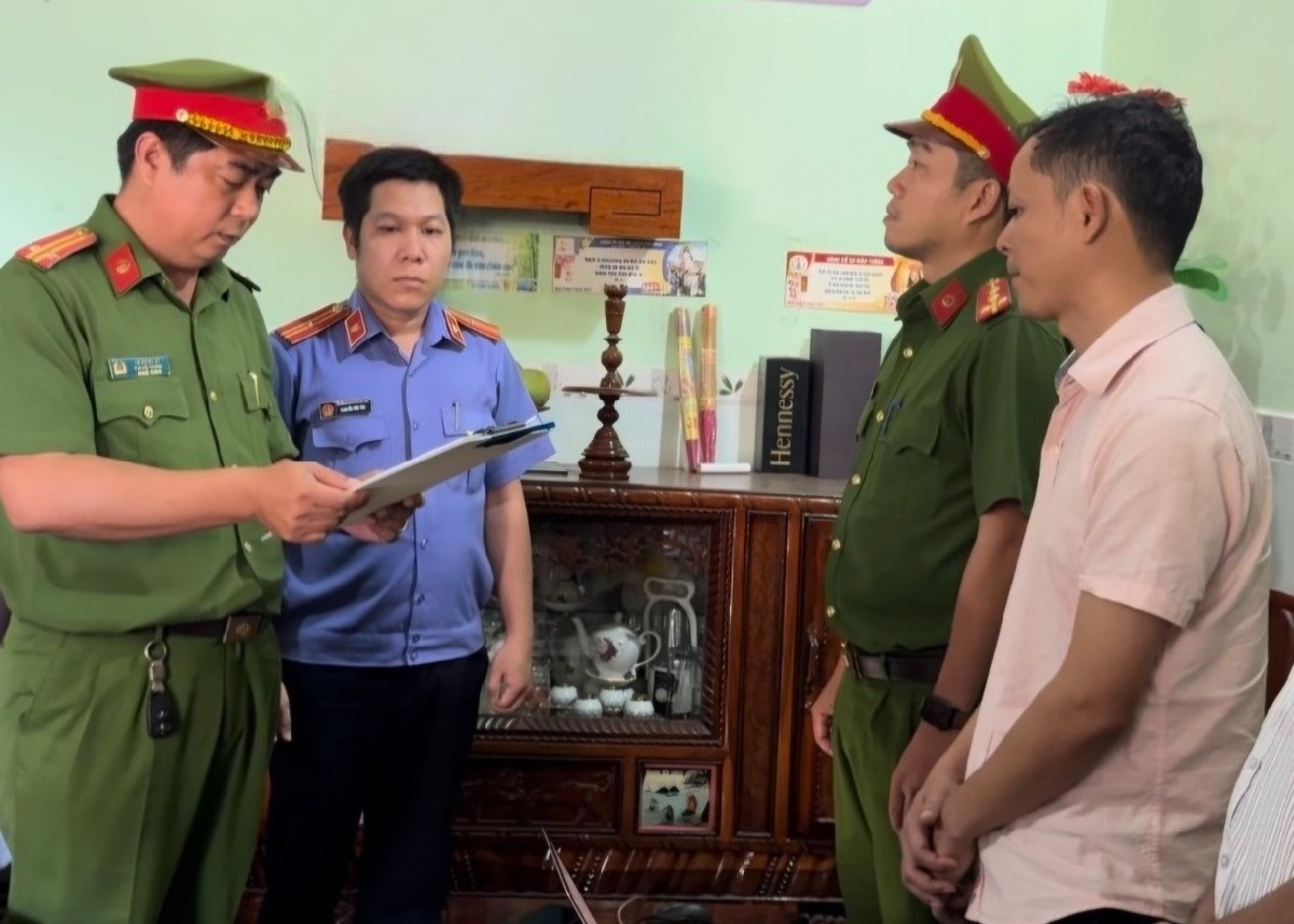 Bắt 2 phó giám đốc Trung tâm đăng kiểm 86-02D Bình Thuận - ảnh 3