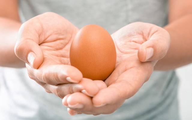 Cho quả trứng vào cốc nước, trứng tươi sẽ chìm hay nổi? Câu hỏi đơn giản mà không phải ai cũng biết - ảnh 4