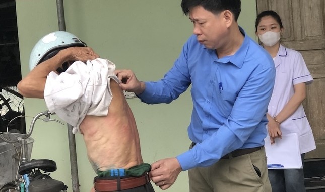 Thanh Hoá: Nguyên nhân khiến 43 người dân cùng xóm bị sẩn ngứa kéo dài - ảnh 1