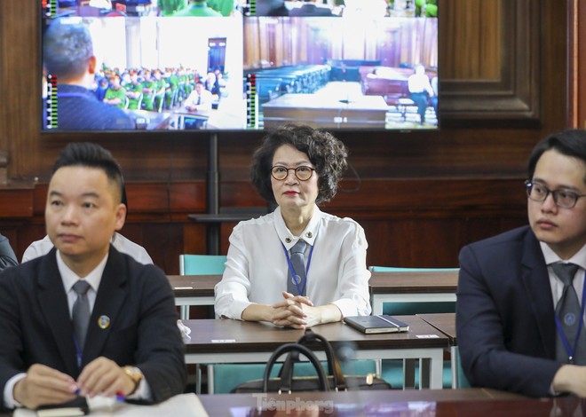 Hình ảnh bà Trương Mỹ Lan cùng các bị cáo trước giờ tuyên án - ảnh 11