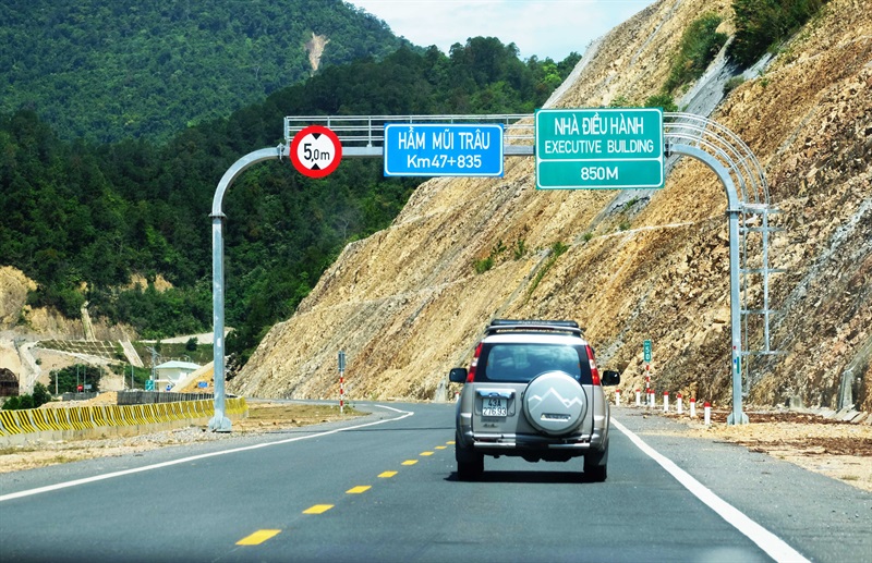 Đầu tư 3.011 tỷ đồng nâng cấp 65 km cao tốc La Sơn - Hòa Liên - ảnh 1