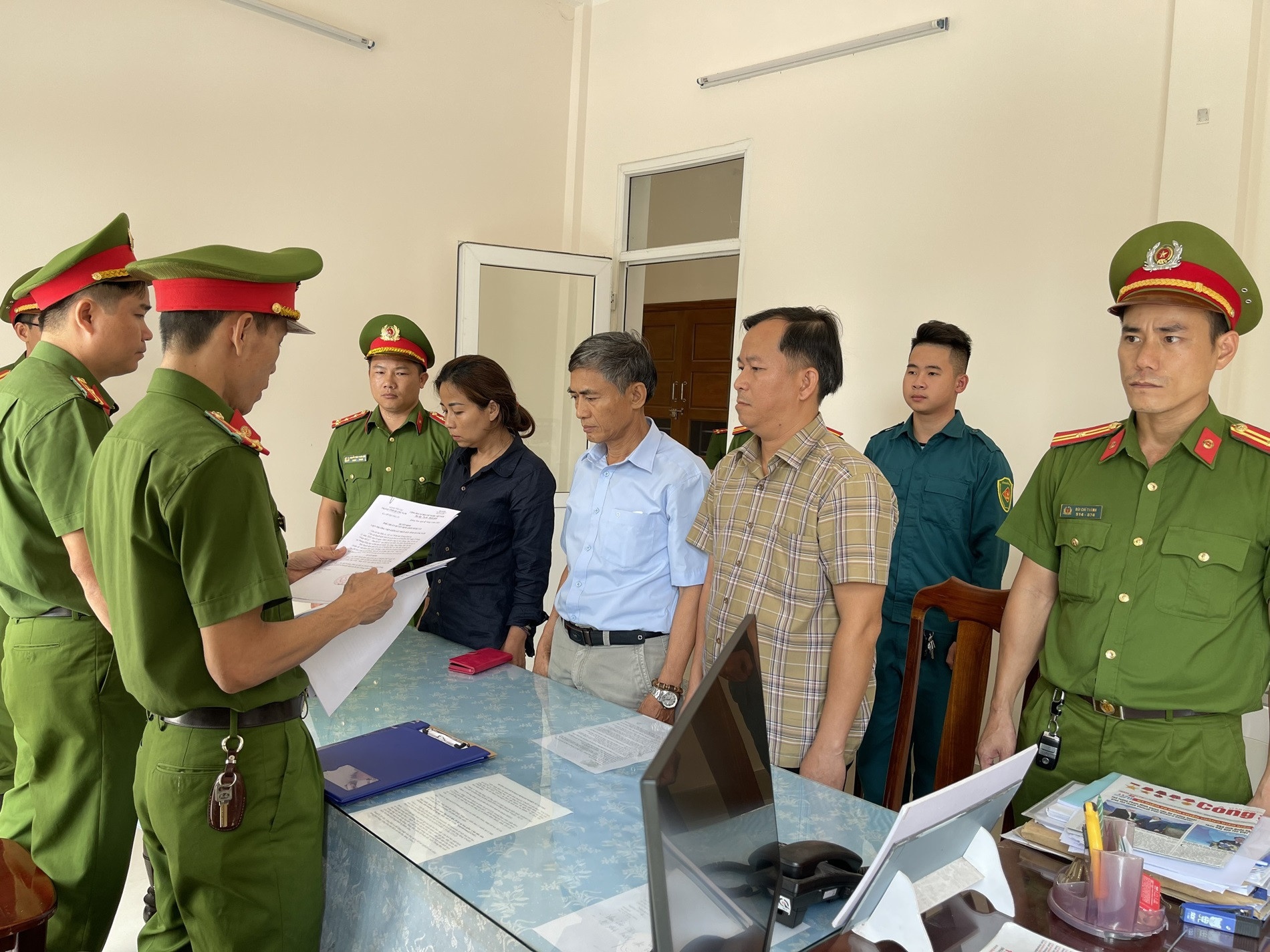 Bắt 3 nguyên trưởng phòng giáo dục ở Quảng Nam - ảnh 1