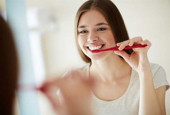 Bạn có thực sự biết cách đánh răng? Thứ quan trọng nhất cần chải khi đánh răng thực chất không phải là răng - ảnh 1