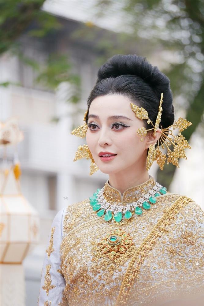 Phạm Băng Băng đẹp tựa nữ thần ở Lễ hội té nước tại Thái Lan - ảnh 6