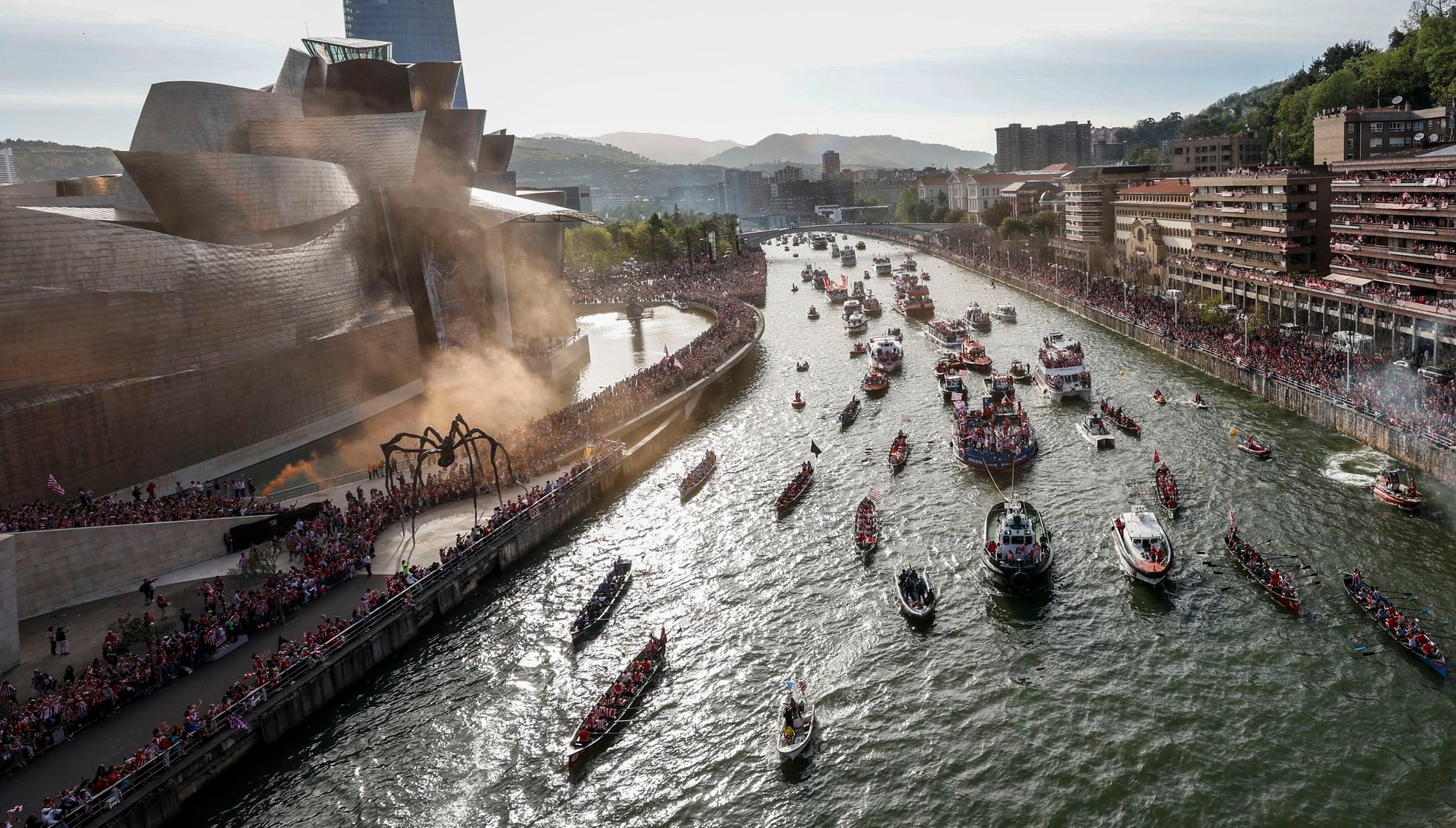 Biển người ăn mừng chức vô địch lịch sử của Athletic Bilbao - ảnh 2