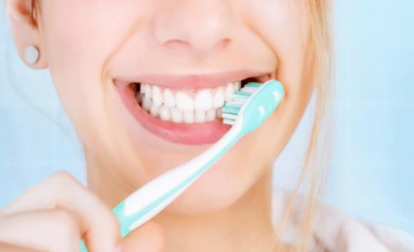 Bạn có thực sự biết cách đánh răng? Thứ quan trọng nhất cần chải khi đánh răng thực chất không phải là răng - ảnh 2