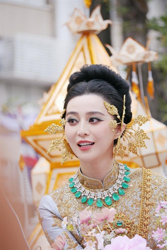 Phạm Băng Băng đẹp tựa nữ thần ở Lễ hội té nước tại Thái Lan - ảnh 5