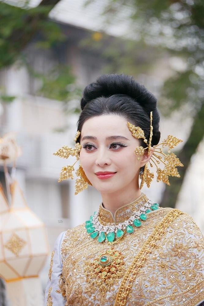 Phạm Băng Băng đẹp tựa nữ thần ở Lễ hội té nước tại Thái Lan - ảnh 4
