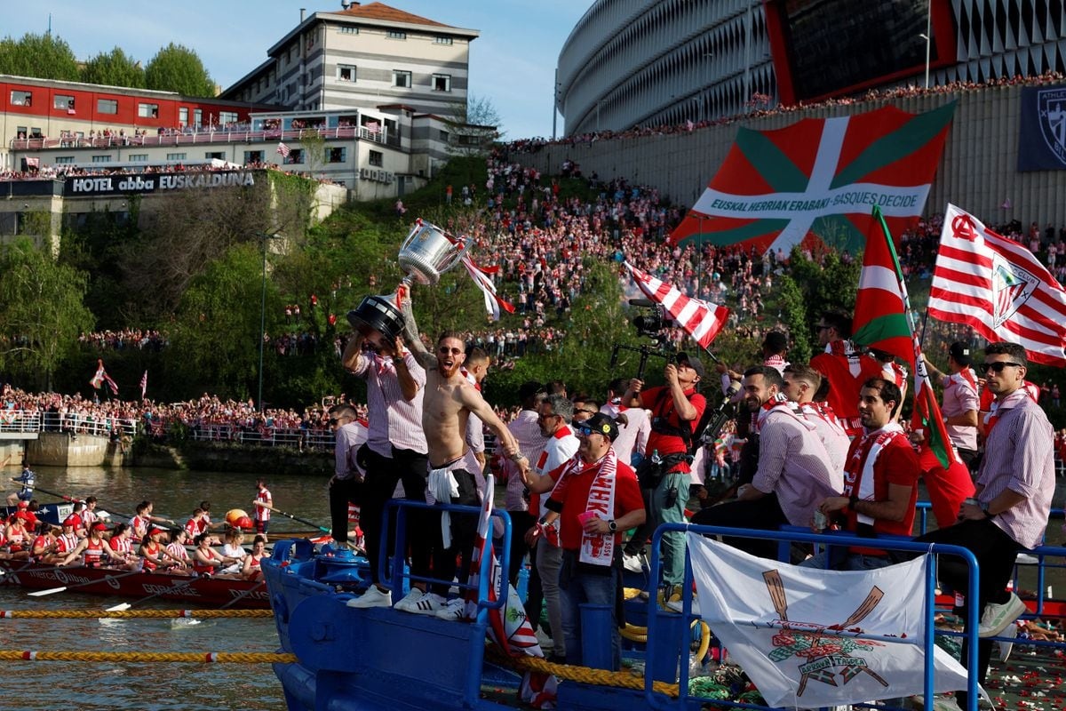 Biển người ăn mừng chức vô địch lịch sử của Athletic Bilbao - ảnh 6