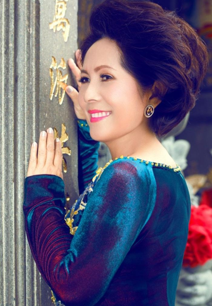 Nữ ca sĩ sinh con nhiều nhất showbiz Việt: 15 tuổi nổi tiếng, cát-xê 200 cây vàng - ảnh 2