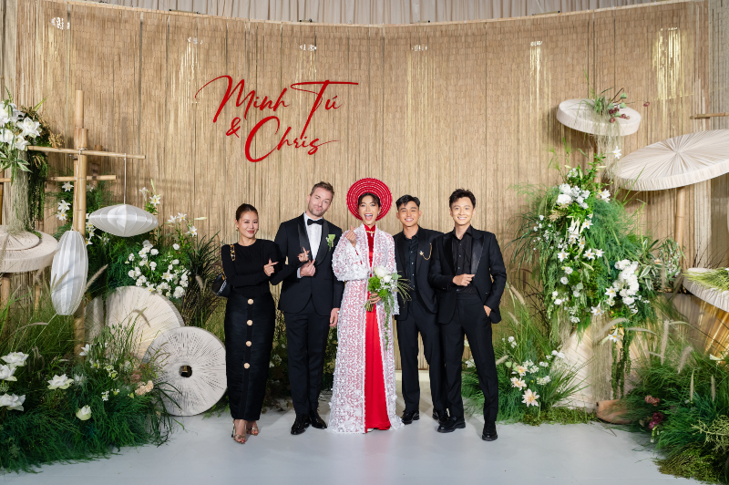 Bên trong lễ cưới ngập tràn yêu thương của siêu mẫu Minh Tú - ảnh 1