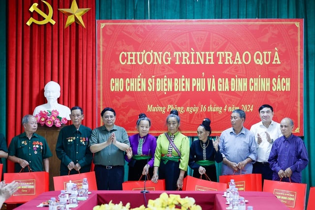 Thủ tướng Phạm Minh Chính dâng hương Đại tướng Võ Nguyên Giáp - ảnh 9