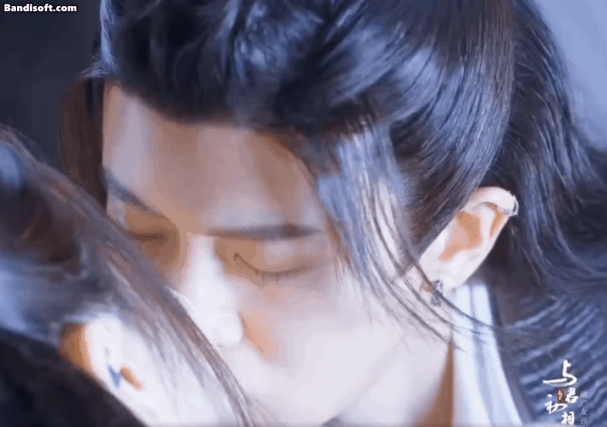 Kẻ hủy diệt cảnh hôn số một màn ảnh Hoa ngữ hiện tại, netizen xem mà 