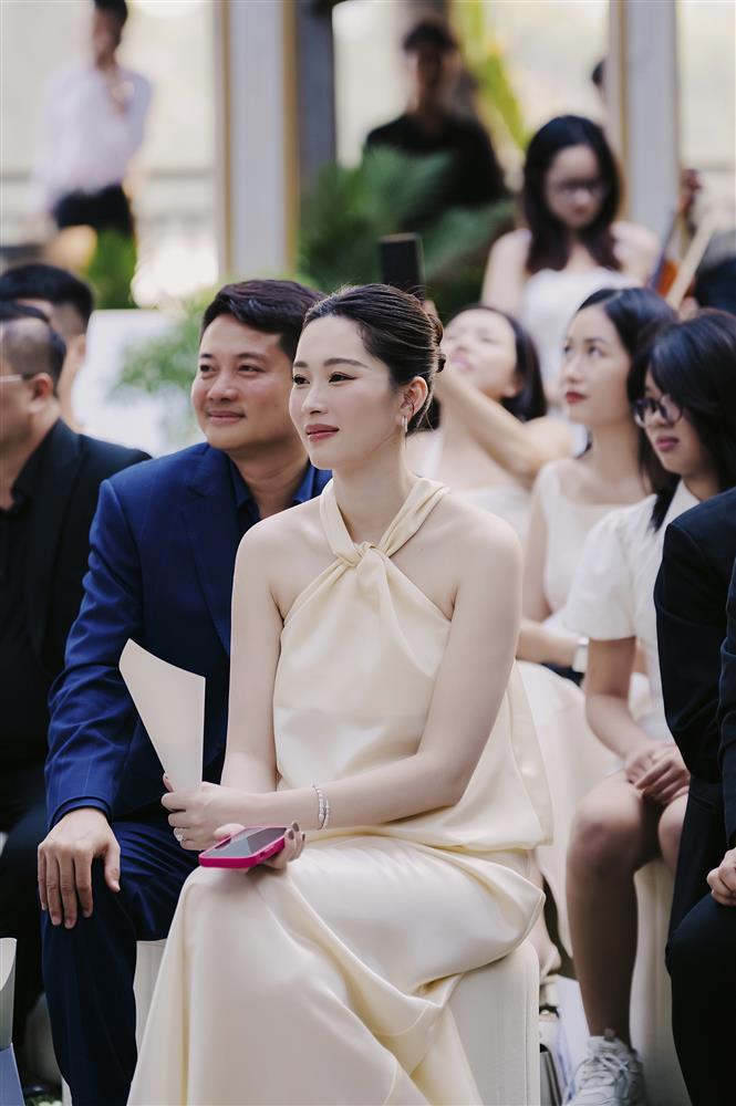 Hoa hậu Đặng Thu Thảo và dàn sao dự cưới Cao Thiên Trang - ảnh 3