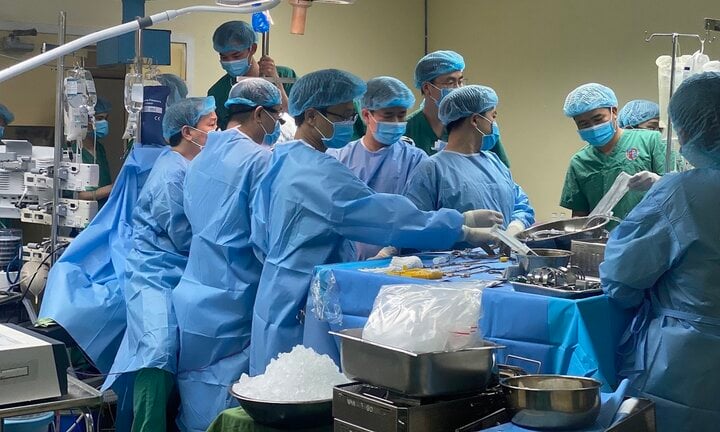 Ca ghép tạng cứu 7 người ở Quảng Ninh: Thủ tướng gửi thư khen đội ngũ y bác sĩ - ảnh 1