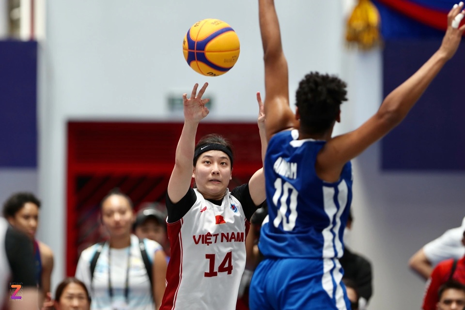 VĐV Việt kiều tạo nên lịch sử khi gia nhập giải bóng rổ nhà nghề Mỹ - ảnh 1