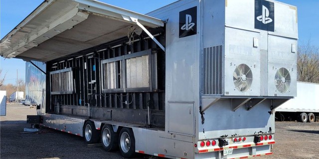 Game thủ phát cuồng với chiếc xe tải kỳ lạ, giá gần 2 tỷ nhưng khiến người chơi tranh nhau mua - ảnh 2