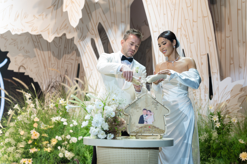 Bên trong lễ cưới ngập tràn yêu thương của siêu mẫu Minh Tú - ảnh 4