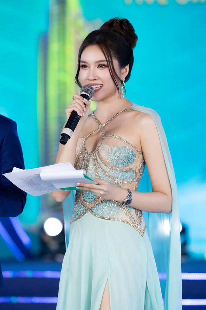 Nữ MC từng tham gia cuộc thi Hoa hậu quốc tế, nay lại bị nghi ngờ về nhan sắc - ảnh 3