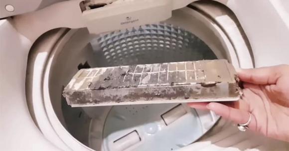 Máy giặt có bộ phận này cực bẩn, tháo ra phải ''bịt mũi'' nhưng ít người biết đến để vệ sinh định kỳ - ảnh 2