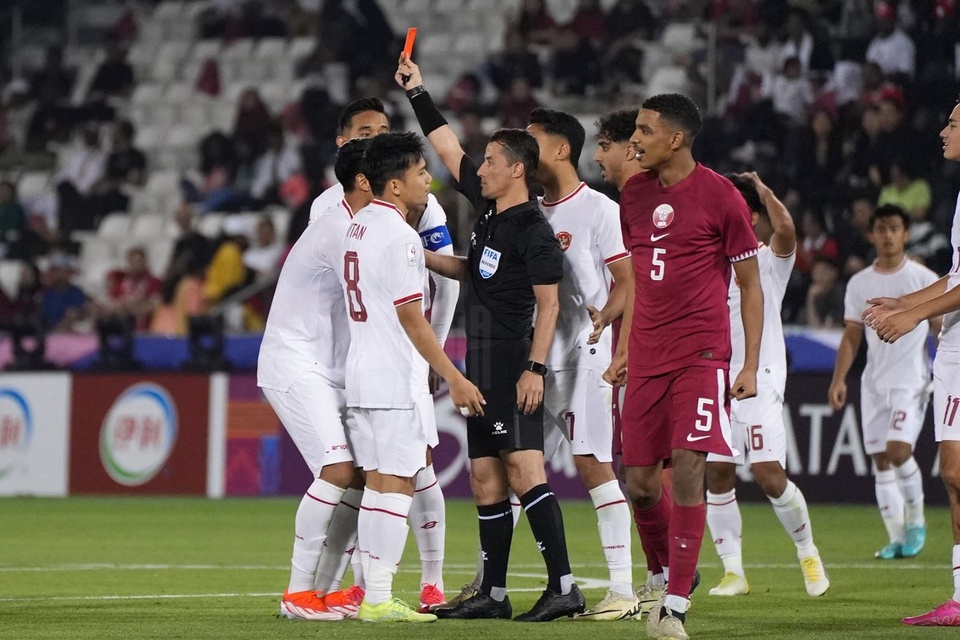 Chủ tịch PSSI muốn khiếu nại lên AFC sau trận thua Qatar - ảnh 1