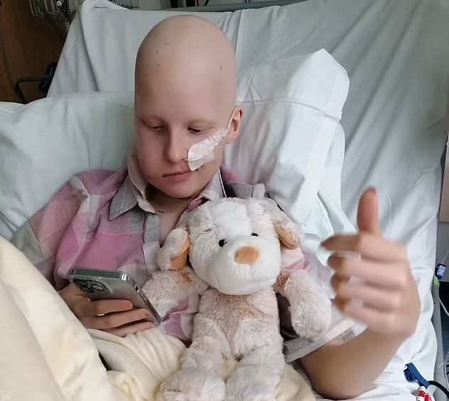 Cô gái mắc ung thư ở tuổi 13, nhắn nhủ 1 dấu hiệu nhất định không được bỏ qua - ảnh 2