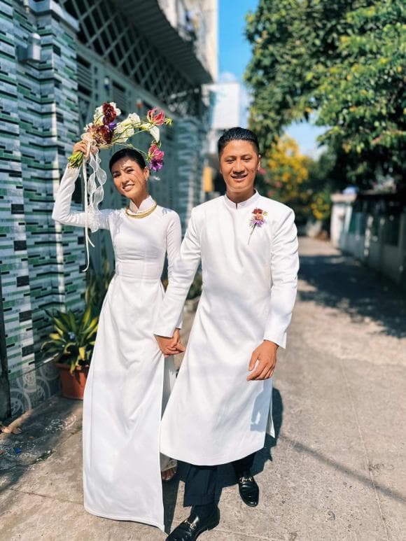 Cao Thiên Trang hé lộ váy cưới chính thức trong ngày trọng đại, nhan sắc ''cô dâu tháng 4'' gây mê - ảnh 6