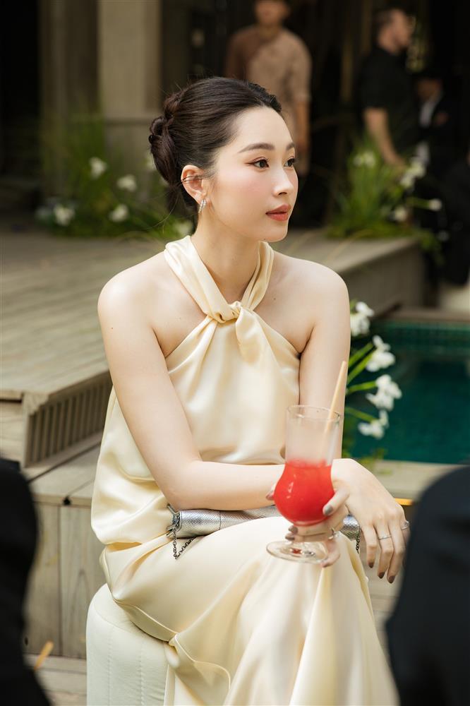 Hoa hậu Đặng Thu Thảo và dàn sao dự cưới Cao Thiên Trang - ảnh 4
