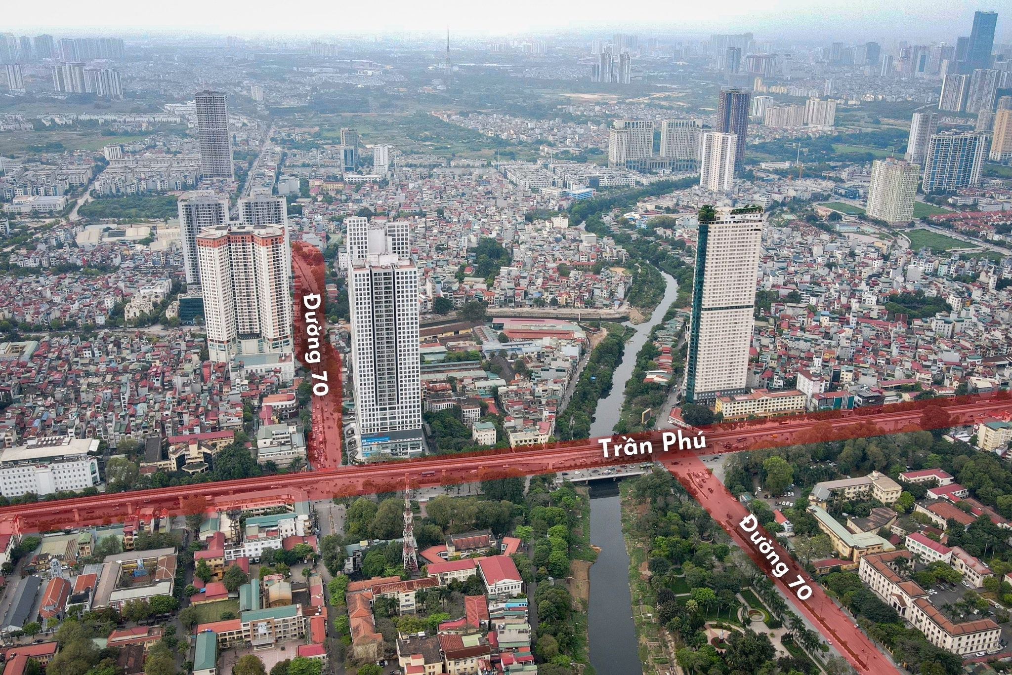 Hiện trạng tuyến đường ở Hà Nội sắp được chi 5.500 tỷ đồng để cải tạo - ảnh 4