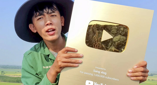 YouTuber Sang Vlog bất ngờ bị 