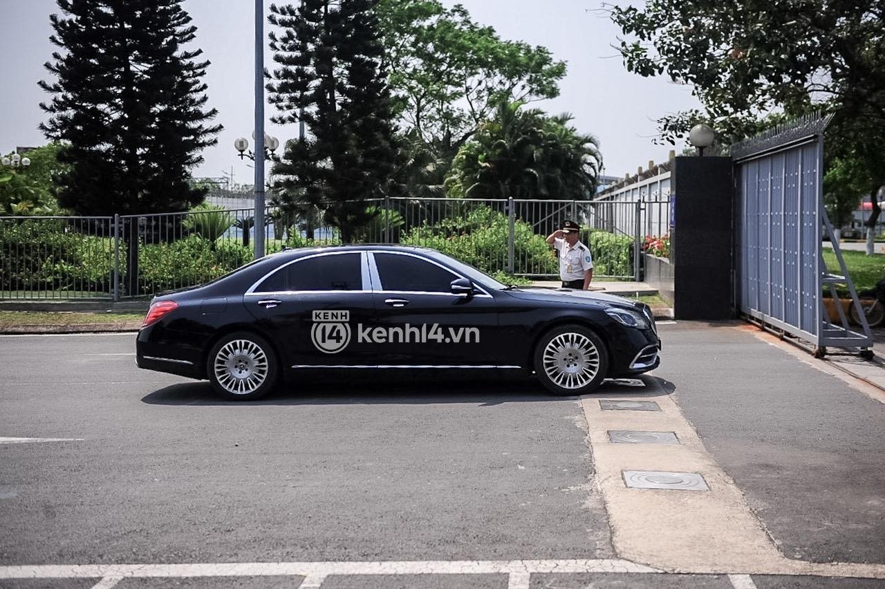 Chiếc Mercedes-Benz S-Class độ Maybach chở CEO Apple tại Hà Nội từng đưa đón Khoa Pug, nhiều lần dùng làm xe hoa - ảnh 5