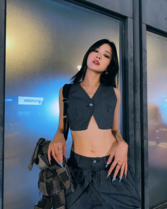 Nữ ca sĩ Vpop thi Đạp gió 2024 táo bạo diện mốt khoe nội y, lột xác khỏi hình tượng ngọc nữ ở các MV trước - ảnh 9
