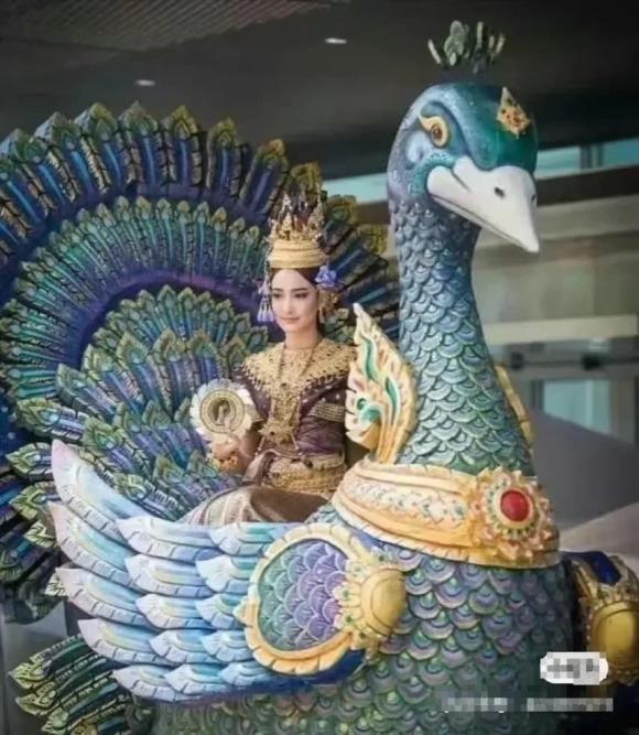 Phạm Băng Băng bị bóc mẽ ''làm màu'' ở lễ hội té nước Thái Lan, cứ tưởng được chào đón như ngôi sao quốc tế nhưng sự thật không ngờ - ảnh 6