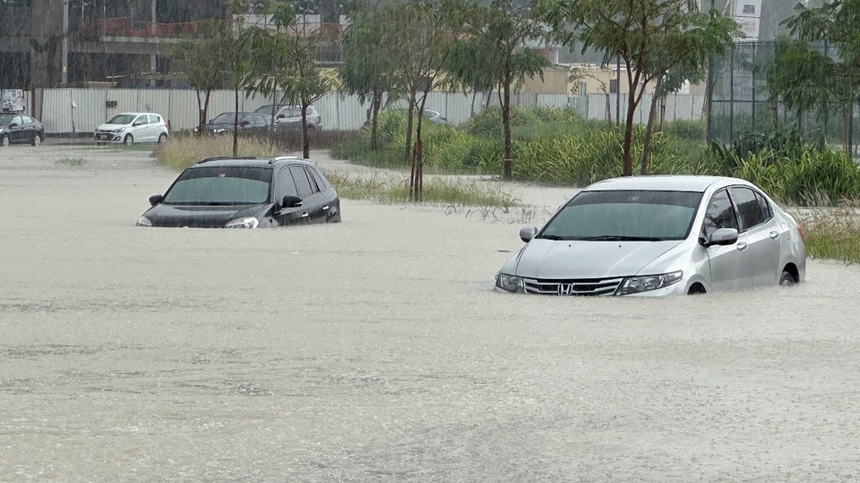 Công nghệ ''gieo mưa nhân tạo'' có gây ra thảm họa ngập lụt ở Dubai? - ảnh 1