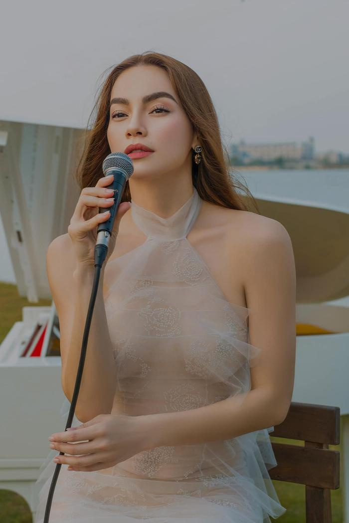 Nữ ca sĩ Việt có lợi thế về ngoại hình, người còn mang nét đẹp Hoa hậu - ảnh 1
