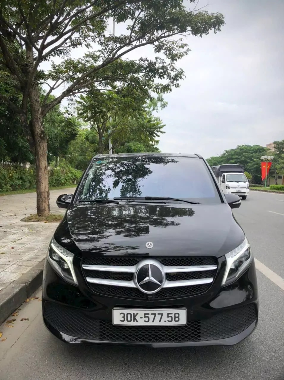 Chiếc Mercedes-Benz S-Class độ Maybach chở CEO Apple tại Hà Nội từng đưa đón Khoa Pug, nhiều lần dùng làm xe hoa - ảnh 12