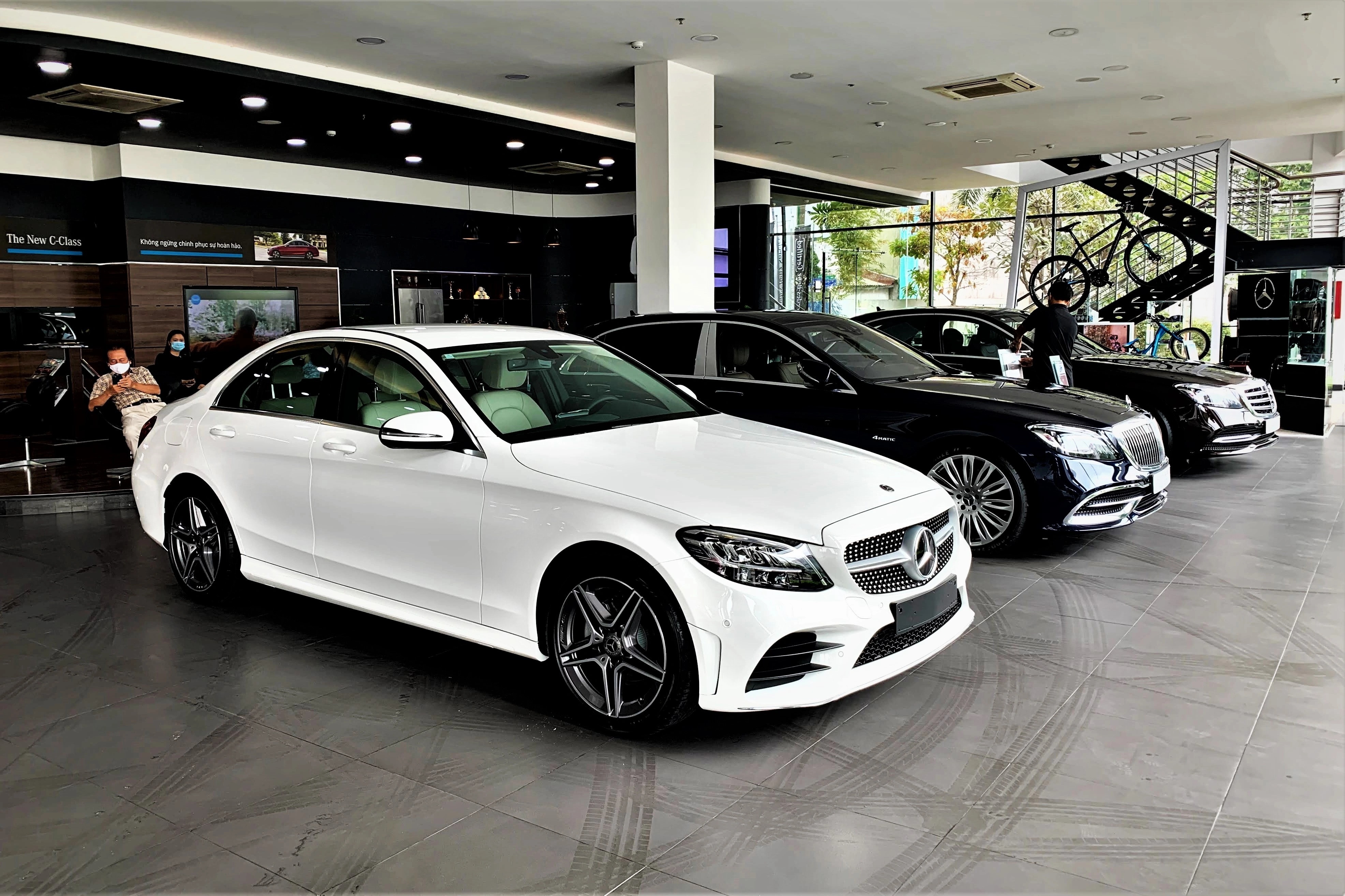 Nhà phân phối lớn nhất của Mercedes-Benz Việt Nam lãi đậm - ảnh 1