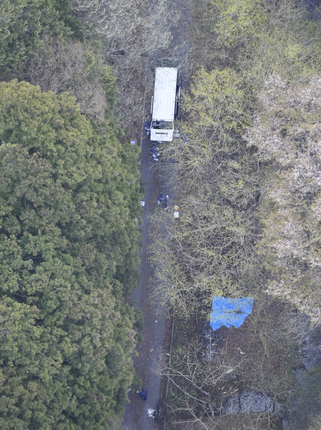 Vụ án rúng động Nhật Bản: Hai thi thể xếp chồng lên nhau trong trạng thái kinh hoàng, được phát hiện trong rừng vì tưởng là ma-nơ-canh - ảnh 1