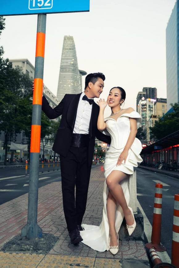 TiTi (HKT) lộ diện trước thềm đám cưới: Cực tình tứ bên bạn gái, độ xứng đôi gây sốt - ảnh 2
