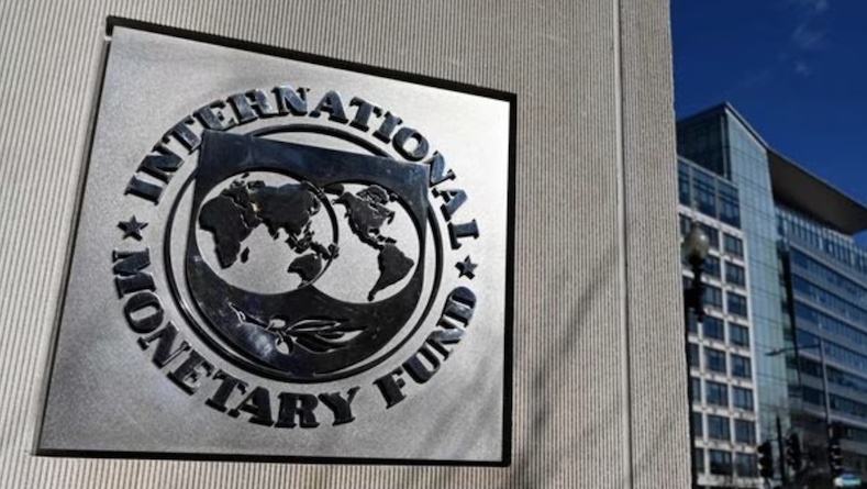 IMF dự báo tăng trưởng toàn cầu sẽ nhích lên, nhưng cảnh báo về thập kỷ ảm đạm - ảnh 1