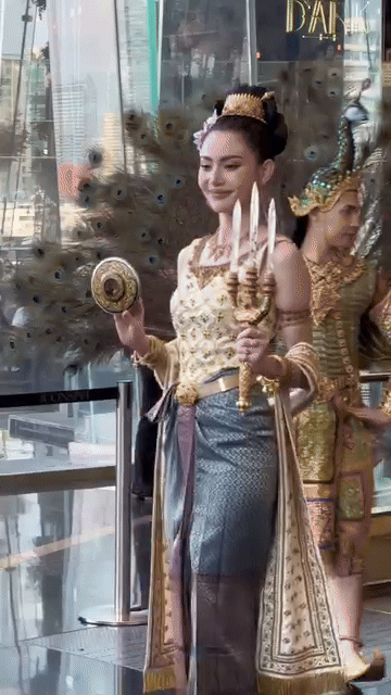 7 nữ thần Songkran 2024 “bất phân thắng bại”: 2 bạn thân Lisa so kè nhan sắc, trùm cuối gây xao xuyến cực mạnh - ảnh 21