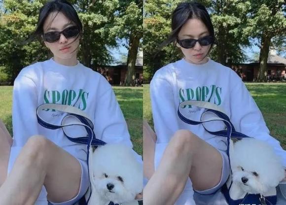 Song Hye Kyo 43 tuổi dắt chó đi dạo và gây sốt với cách mặc mới: Áo nỉ + quần short, vừa thời trang vừa đậm phong cách phương Tây - ảnh 3