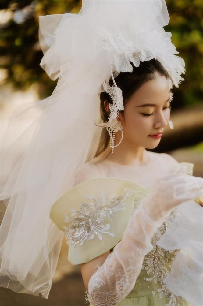 Trọn bộ ảnh mặc váy cưới đẹp như nàng thơ của Midu - ảnh 10