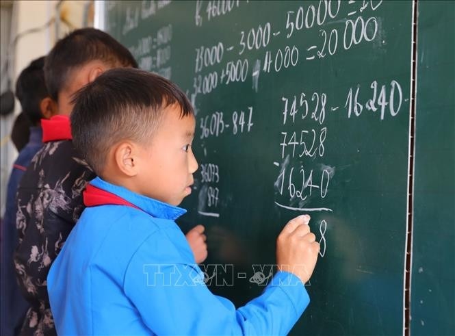 Giáo viên bị ''ép'' đi thăm học sinh tỉnh Hà Giang bằng tour giá cao - ảnh 1