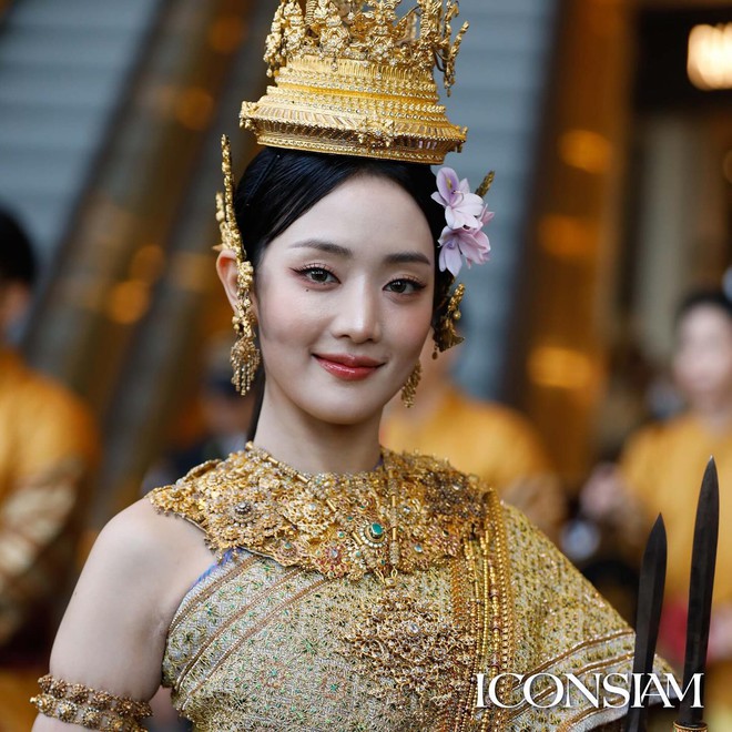 7 nữ thần Songkran 2024 “bất phân thắng bại”: 2 bạn thân Lisa so kè nhan sắc, trùm cuối gây xao xuyến cực mạnh - ảnh 12