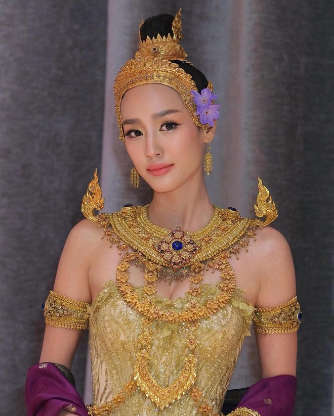 7 nữ thần Songkran 2024 “bất phân thắng bại”: 2 bạn thân Lisa so kè nhan sắc, trùm cuối gây xao xuyến cực mạnh - ảnh 16