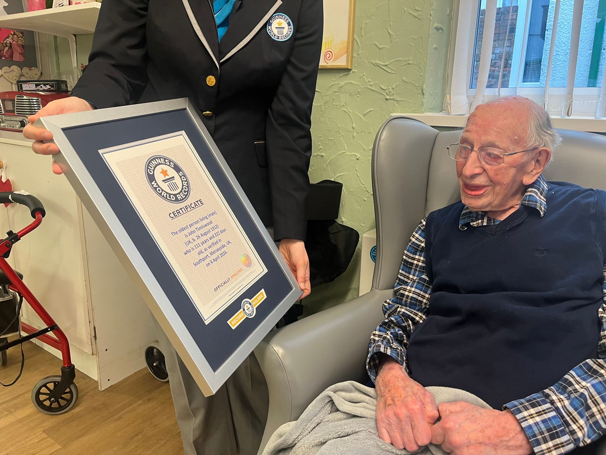 Cụ ông 111 tuổi được Guinness công nhận già nhất thế giới: không phải tập thể dục, đây là 2 yếu tố tối thượng để trường thọ - ảnh 3